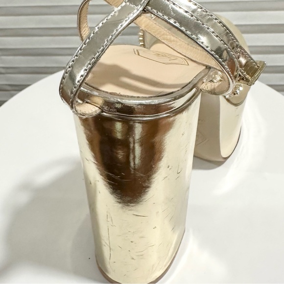 Elegant Silver Platform Heels - Picture 12 of 14